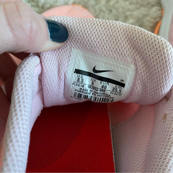 Nike Air Lace Sneakers - Picture 9 of 9